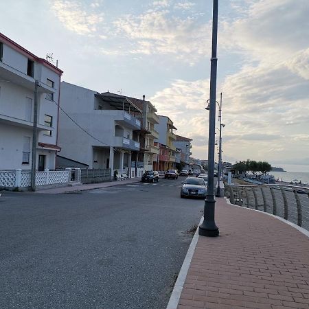 Un Posto Al Sole Bed & Breakfast Torretta  Bagian luar foto