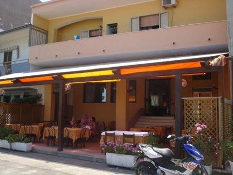 Un Posto Al Sole Bed & Breakfast Torretta  Bagian luar foto