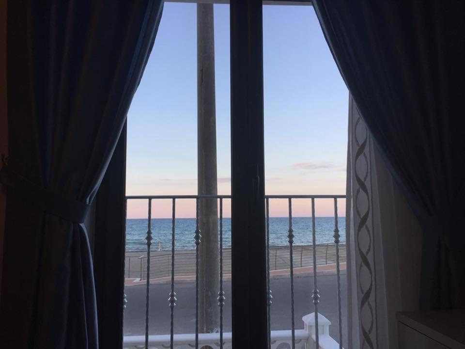 Un Posto Al Sole Bed & Breakfast Torretta  Bagian luar foto